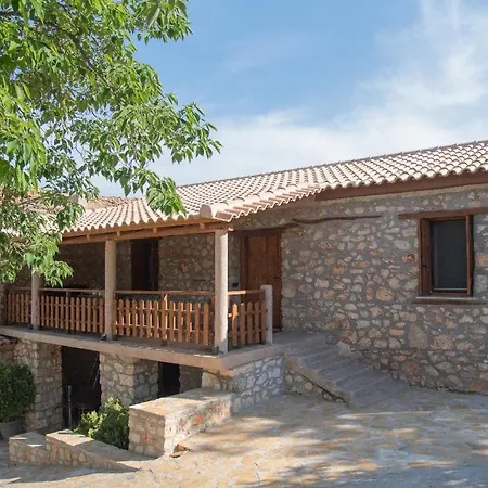 Ξενώνας Η Πλατεία Agios Ioannis (Corinthia)