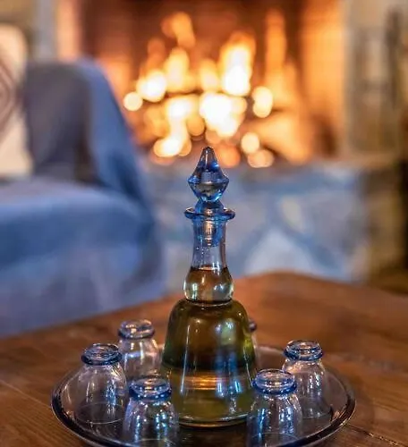 Apartment Traditional Stone